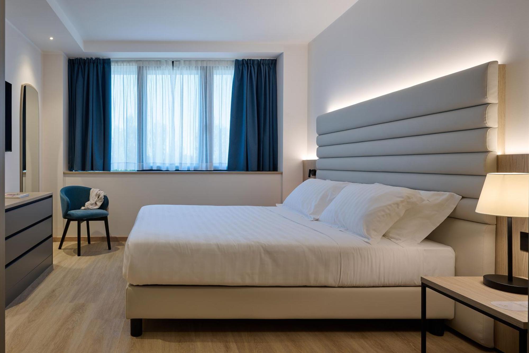 Rmh Raffaello Hotel